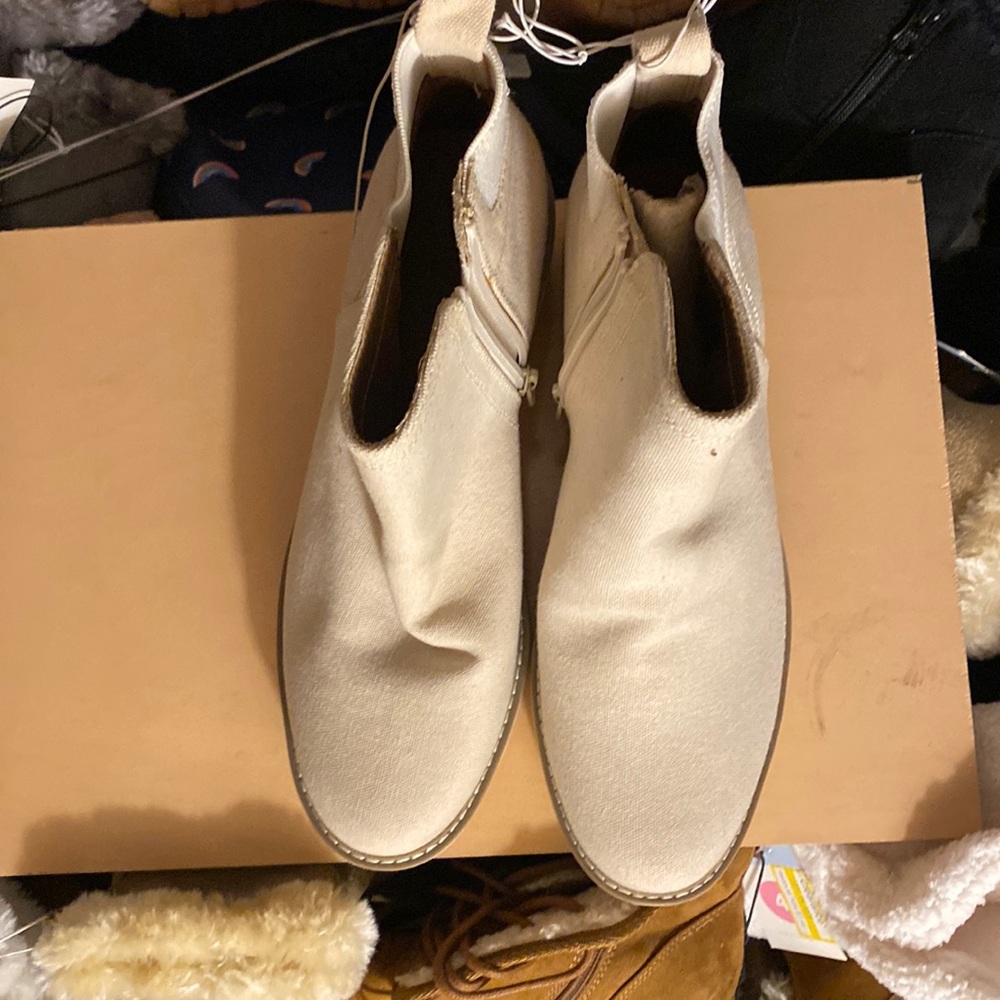 Low cuts heeled Man made with textile materials linings, creamy off white/taci